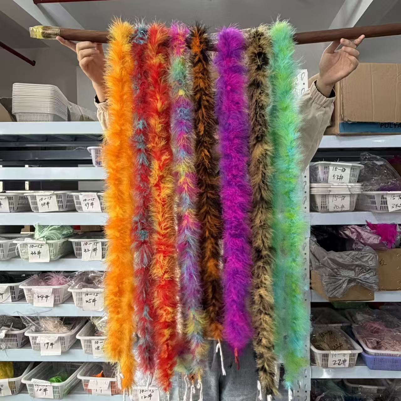 Wielobarwna boa z piór marabu  – Feather Trim Marabou recenzja i cena